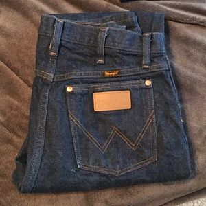 2 pairs of Wrangler 13MWZ jeans in 30x34